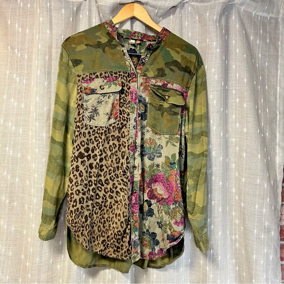 Pilcro by Anthro Multi Print Button Down Size Medium - Picture 1 of 8